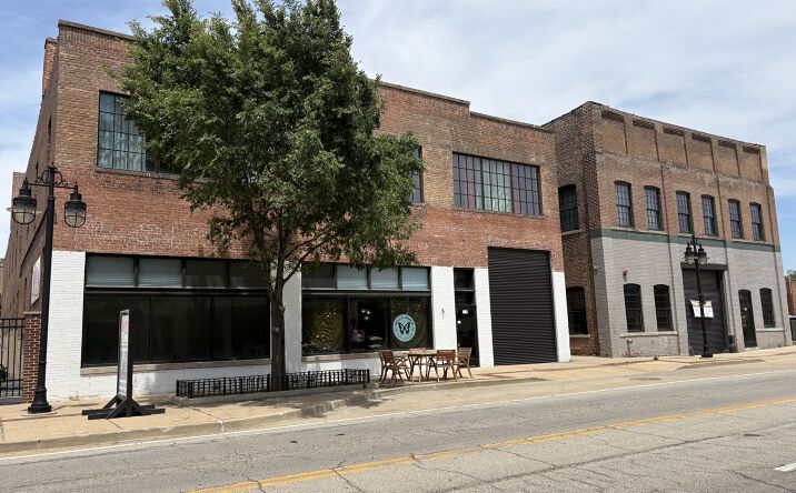 Pictures of Retail, Office, Industrial property located at 725 Southwest Washington Street, Peoria, IL 61602 for lease - image #1