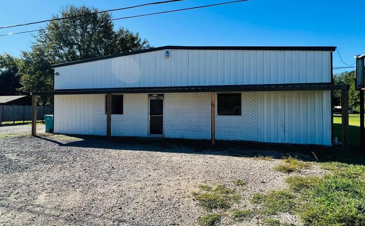 Pictures of Retail, Industrial property located at 3018 Louisiana 754, Sunset, LA 70584 for lease - image #1