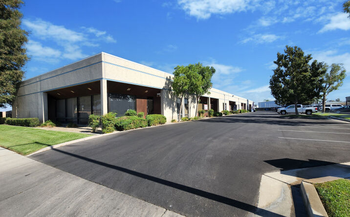 Pictures of Industrial property located at 4525 New Horizon Boulevard, Bakersfield, CA 93313 for lease - image #1