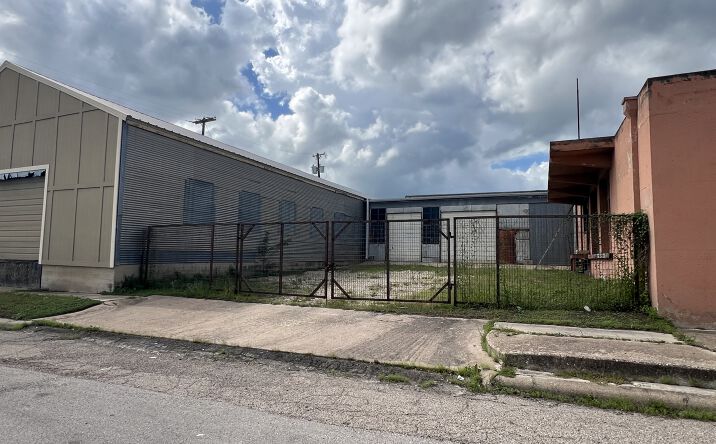 Pictures of Industrial, Special Purpose property located at 219 E THIRD ST, TAYLOR, TX 76574-3616 for lease - image #1