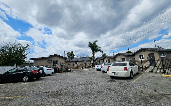 Pictures of Retail property located at 13453 1/4 Filmore St, Los Angeles, CA 91331 for lease - image #1