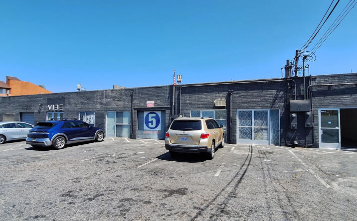 Pictures of Office property located at 2933 S Sepulveda Blvd, Los Angeles, CA 90064 for lease - image #1