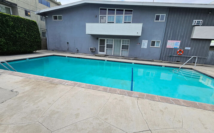 Pictures of Retail property located at 11030 Moorpark St, Los Angeles, CA 91602 for lease - image #1