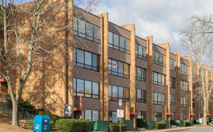 Pictures of Office property located at 4 Professional Drive, Gaithersburg, MD 20879 for lease - image #1