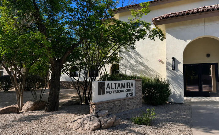Pictures of Office property located at 8737 East Vía De Commercio, Scottsdale, AZ 85258 for lease - image #1