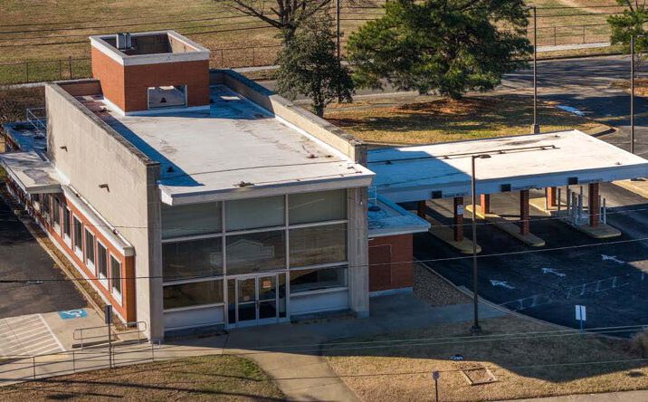 Pictures of Office, Restaurant property located at 4101 W Broad St, Richmond, VA 23230 for lease - image #1
