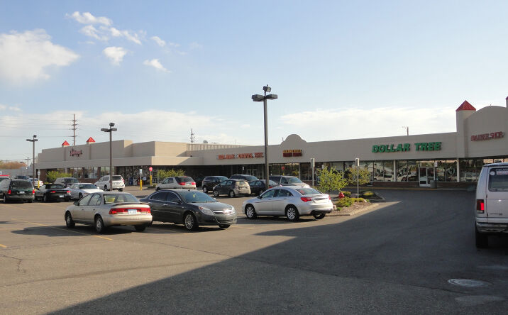Pictures of Retail property located at 1525-1655 Opdyke Road, Bloomfield Hills, MI 48304 for lease - image #1