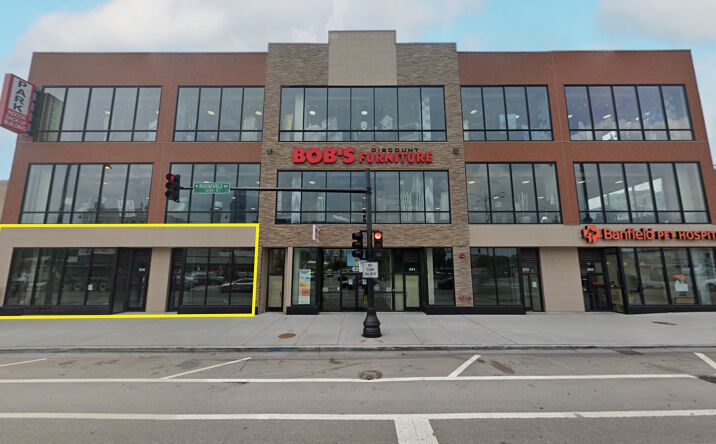 Pictures of Retail property located at 635 W Roosevelt Road, Chicago, IL 60607 for lease - image #1