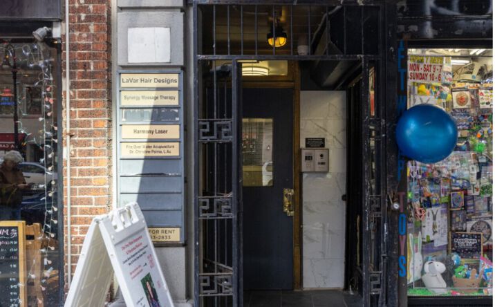 Pictures of Office property located at 125 West 72nd Street, New York City, NY 10024 for lease - image #1