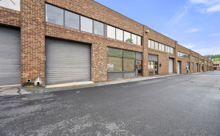 Pictures of Industrial property located at 8480G Tyco Road, Vienna, VA 22182 for lease - image #1