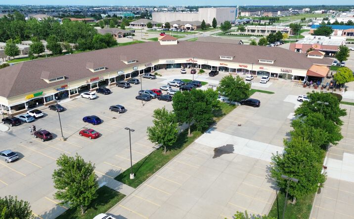 Pictures of Retail, Restaurant, Office property located at 43 NE Carefree Lane, Waukee, IA 50263 for lease - image #1