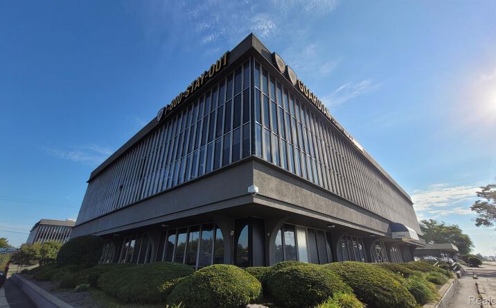 Pictures of Office, Special Purpose, Retail property located at 18000 W 8 MILE RD 255, Southfield, MI 48075 for lease - image #1