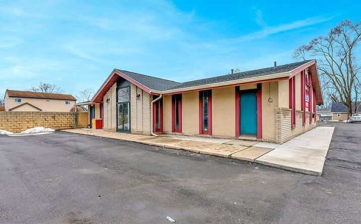 Pictures of Office, Retail property located at 1678 S MERRIMAN RD, Westland, MI 48186 for lease - image #1