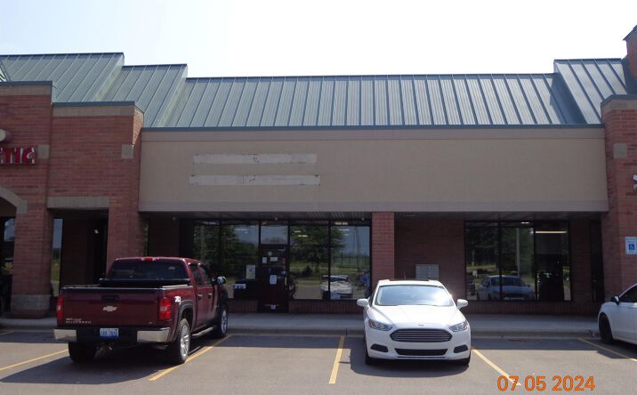 Pictures of Office, Retail property located at 1818 N OLD US 23, Howell, MI 48843 for lease - image #1