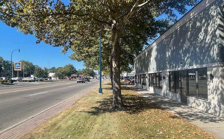 Pictures of Retail, Office, Restaurant property located at 29916 FORD RD, Garden City, MI 48135 for lease - image #1