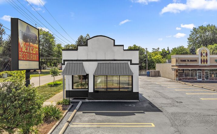 Pictures of Restaurant property located at 28407 5 MILE Road, Livonia, MI 48154 for lease - image #1