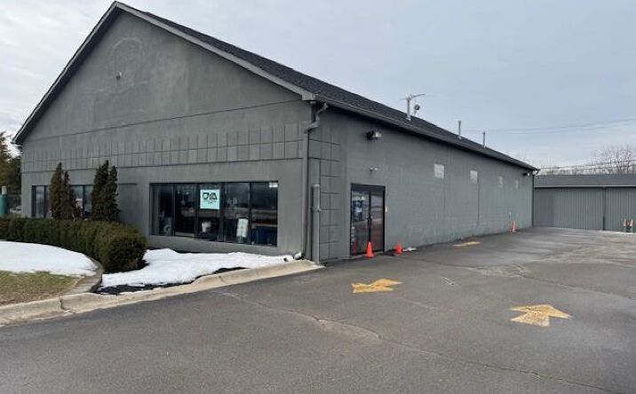 Pictures of Special Purpose property located at 4667 Dixie Hwy Highway, Waterford, MI 48329 for lease - image #1