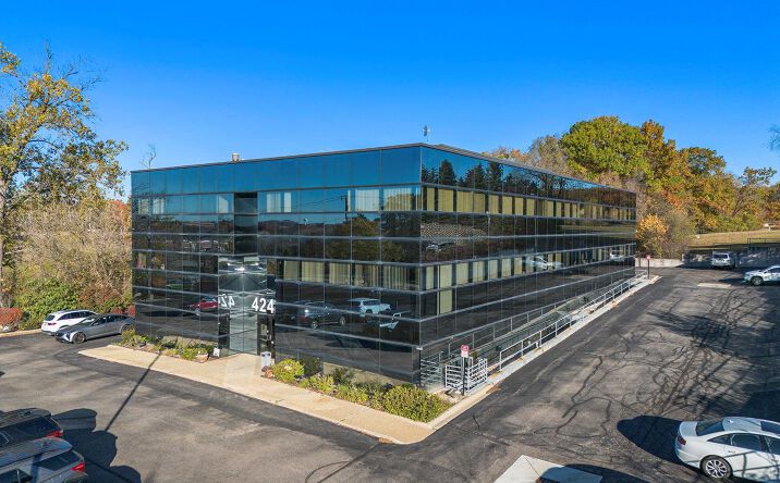 Pictures of Office property located at 42450 W 12 Mile Road 225, Novi, MI 48377 for lease - image #1
