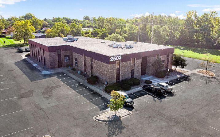 Pictures of Office property located at 2503 S Linden 270, Flint, MI 48532 for lease - image #1