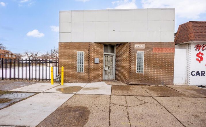 Pictures of Retail property located at 13940 Gratiot Avenue, Detroit, MI 48205 for lease - image #1