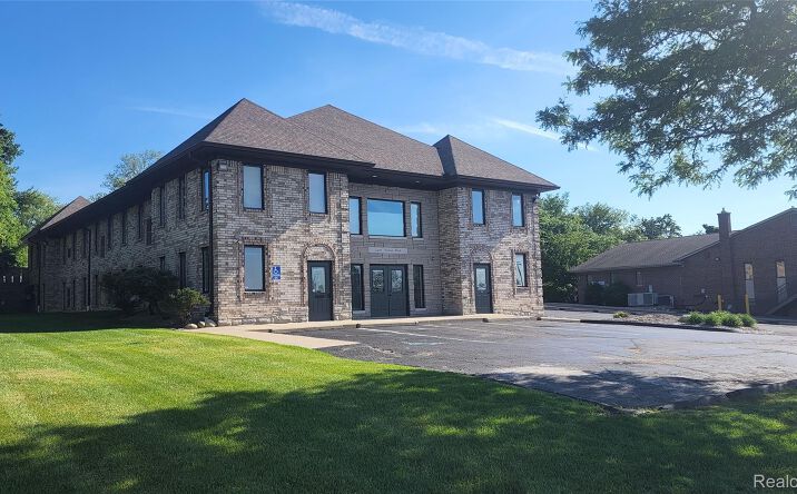 Pictures of Office property located at 2490 WALTON Boulevard 101, Rochester Hills, MI 48309 for lease - image #1