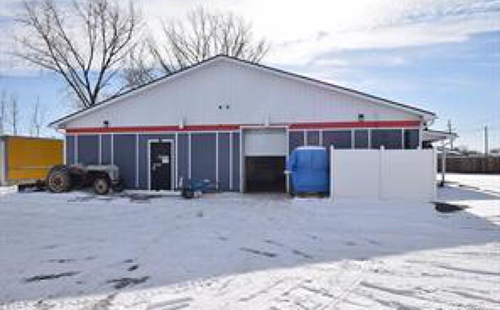 Pictures of Restaurant, Retail property located at 6105 King Road, Marine City, MI 48039 for lease - image #1