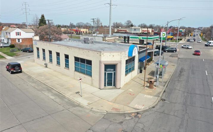 Pictures of Office property located at 15544 Michigan Avenue, Dearborn, MI 48126 for lease - image #1