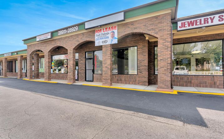 Pictures of Retail property located at 28921 7 Mile Road, Livonia, MI 48152 for lease - image #1