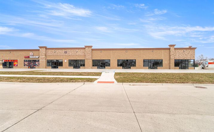 Pictures of Office, Retail property located at 7600 Greenfield Road, Dearborn, MI 48126 for lease - image #1