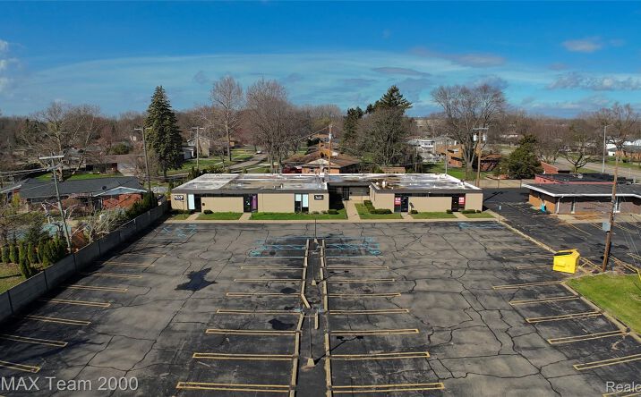 Pictures of Special Purpose property located at 16989 Farmington Road, Livonia, MI 48154 for lease - image #1