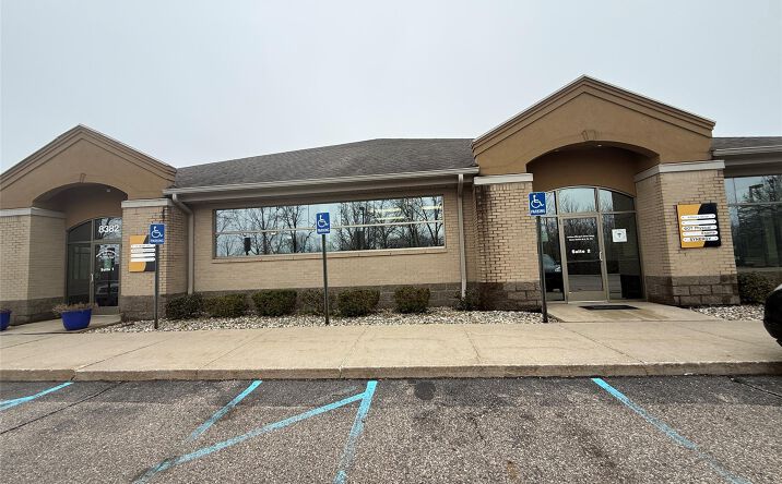 Pictures of Office property located at 8382 Holly Road 2 B, Grand Blanc, MI 48439 for lease - image #1