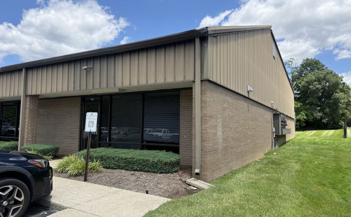 Pictures of Office, Industrial property located at 3231 Ruckriegel Pkwy, Louisville, KY 40299 for lease - image #1