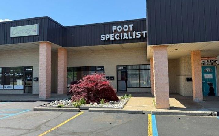 Pictures of Office, Retail property located at 4396 Dixie Hwy 1, Waterford, MI 48329 for lease - image #1