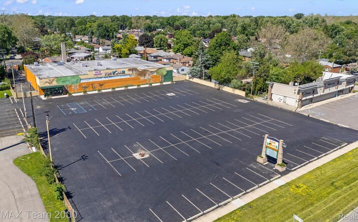 Pictures of Retail property located at 27200 Joy Road, Redford, MI 48239 for lease - image #1