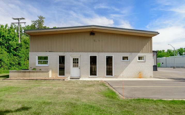 Pictures of Office, Retail, Industrial property located at 6250 Jackson Road, Ann Arbor, MI 48103 for lease - image #1