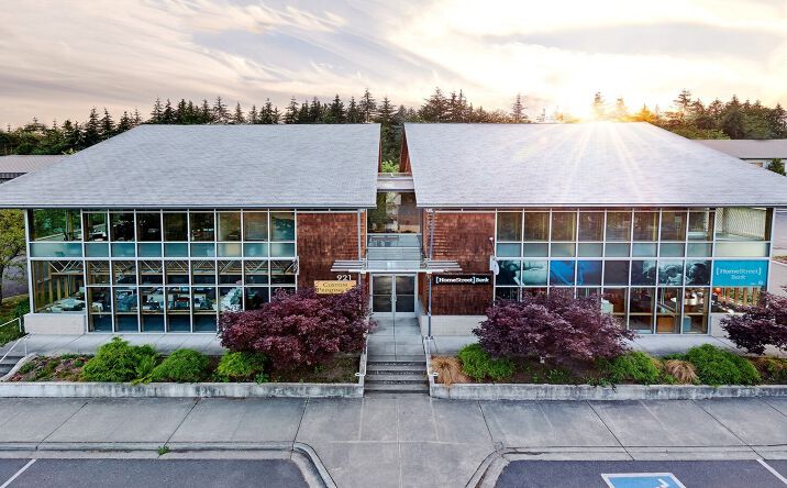 Pictures of Office property located at 921 HILDEBRAND LN NE, BAINBRIDGE ISLAND, WA 98110-2866 for lease - image #1