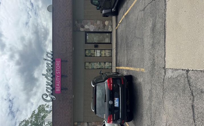 Pictures of Retail property located at 13565 Dix Toledo Road 3, Southgate, MI 48195 for lease - image #1