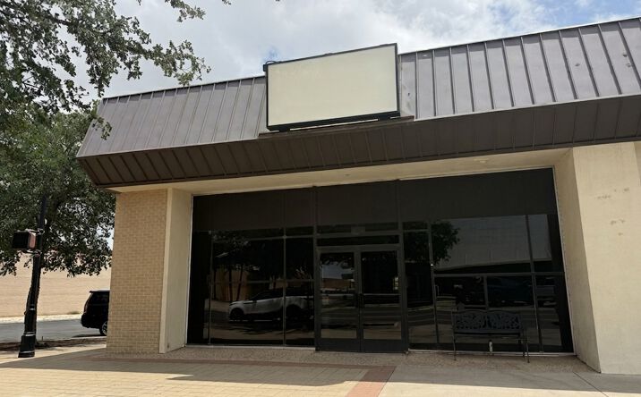 Pictures of Retail property located at 201 West Broadway Street, Hobbs, NM 88240 for lease - image #1