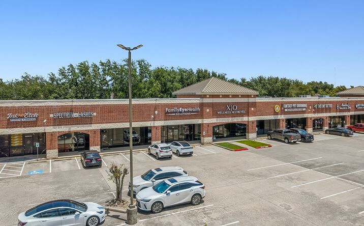 Pictures of Retail property located at 5201 Highway 6, Missouri City, TX 77459 for lease - image #1