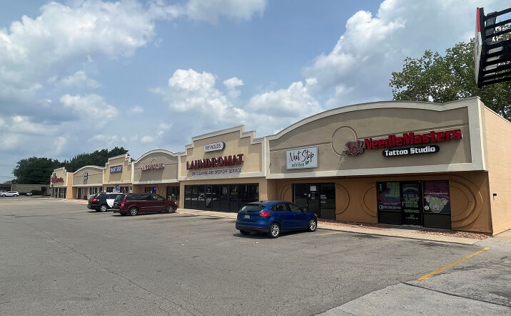 Pictures of Retail property located at 503-559 S. Reynolds Road, Toledo, OH 43615 for sales - image #1