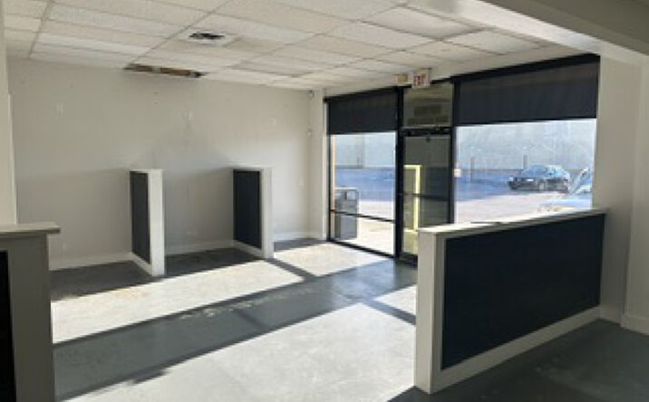 Pictures of Retail, Office, Restaurant property located at 5076 South Terrace, Chattanooga, TN 37412 for lease - image #1