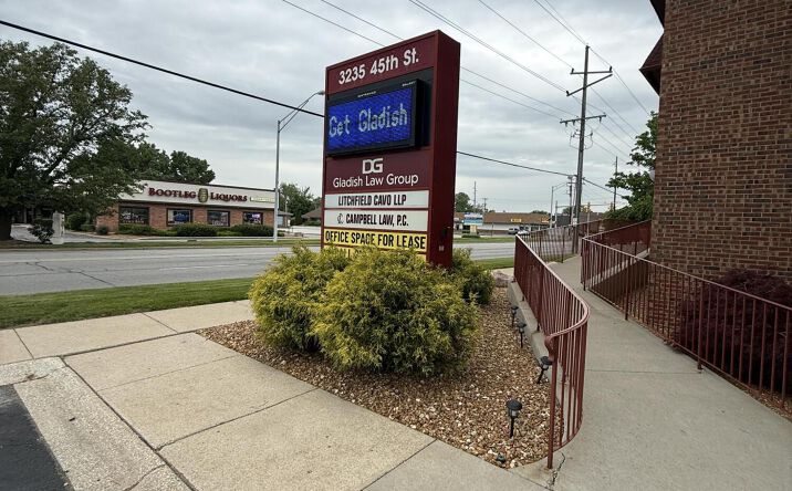 Pictures of Office property located at 3235 W 45th Street 302-4, Highland, IN 46322 for lease - image #1