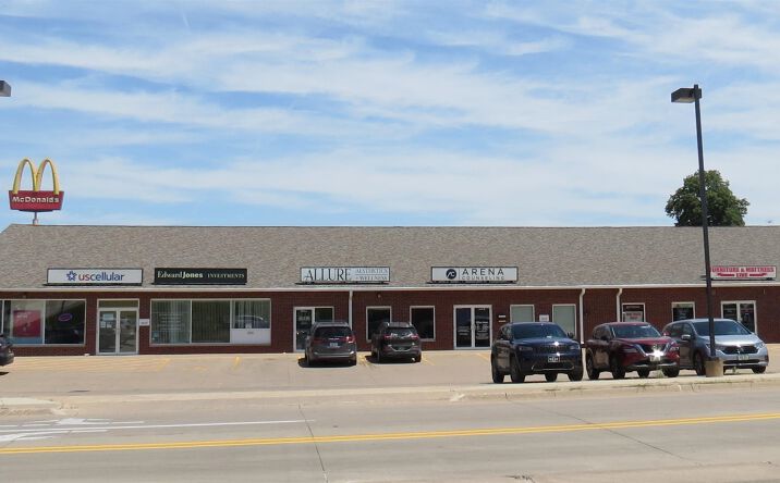 Pictures of Retail, Office, Restaurant, Special Purpose property located at 101 W Westgate Plaza #Suite #1, Maquoketa, IA 52060 for lease - image #1