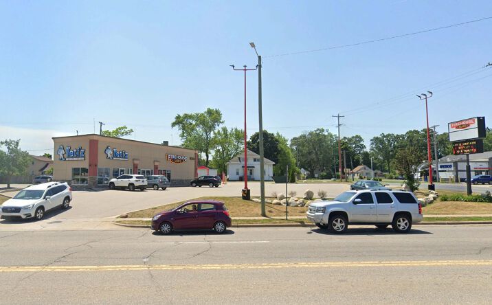 Pictures of Retail property located at 1701 East Apple Avenue, Muskegon, MI 49442 for lease - image #1