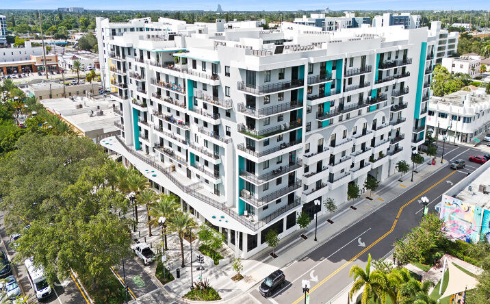 Pictures of Retail property located at 2001 Hollywood Boulevard, Hollywood, FL 33020 for lease - image #1