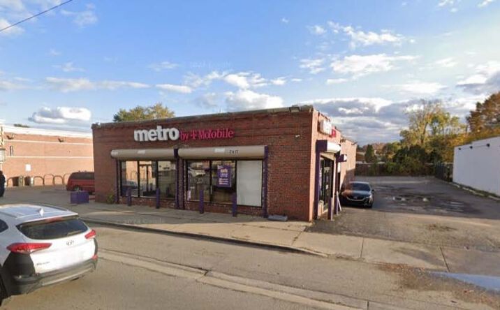 Pictures of Retail property located at 21613 W 8 Mile Road, Detroit, MI 48219 for lease - image #1