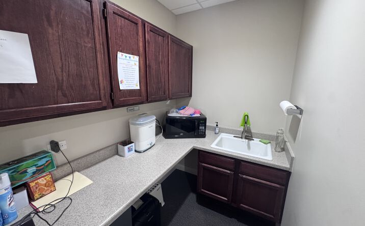 Pictures of Retail, Office property located at 409 Illinois Avenue, St. Charles, IL 60174 for lease - image #1