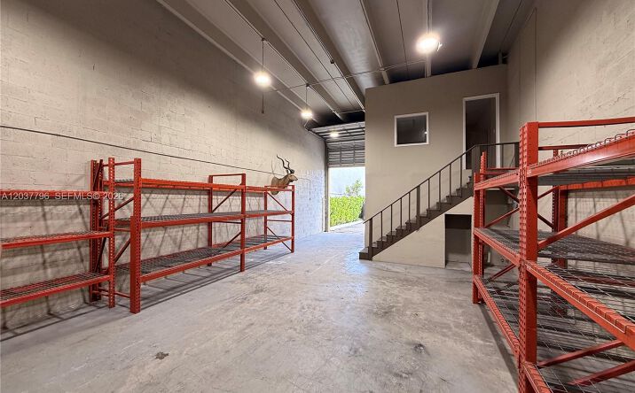 Pictures of Industrial property located at 8060 W 23rd Ave # 8, Hialeah, FL 33016 for lease - image #1