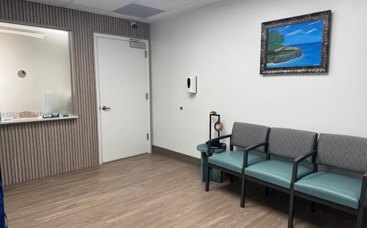 Pictures of Office property located at 7100 W 20th Ave # 214, Hialeah, FL 33016 for lease - image #1