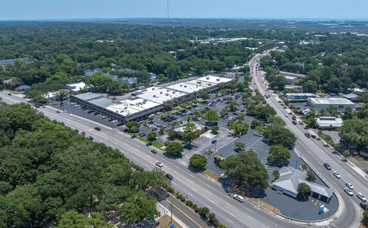 Pictures of Restaurant property located at 935 Chuck Dawley Boulevard, Mount Pleasant, SC 29464 for lease - image #1